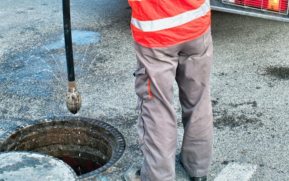 déboucher une canalisation wc Le Thillay